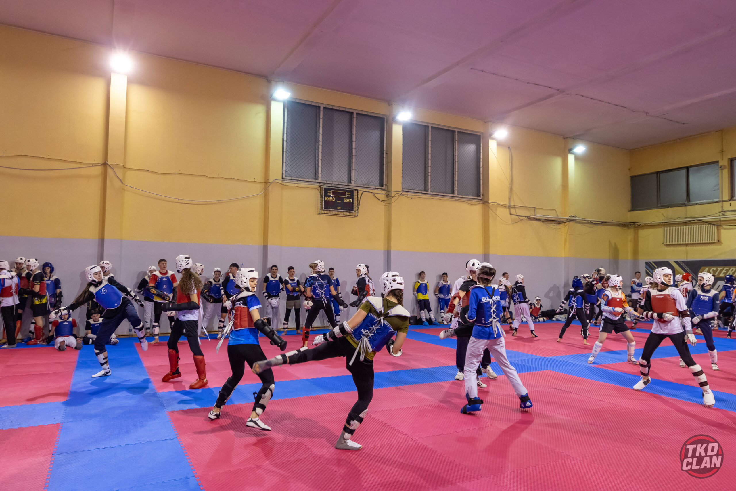 Asterix sparing Days